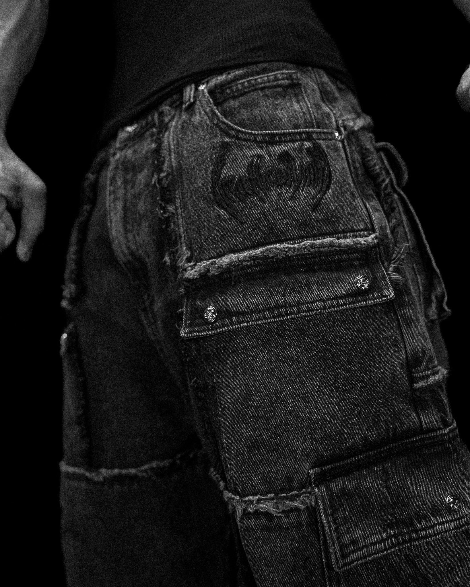 Oversized Distressed Denim Cargo jeans [VINTAGE WASH]