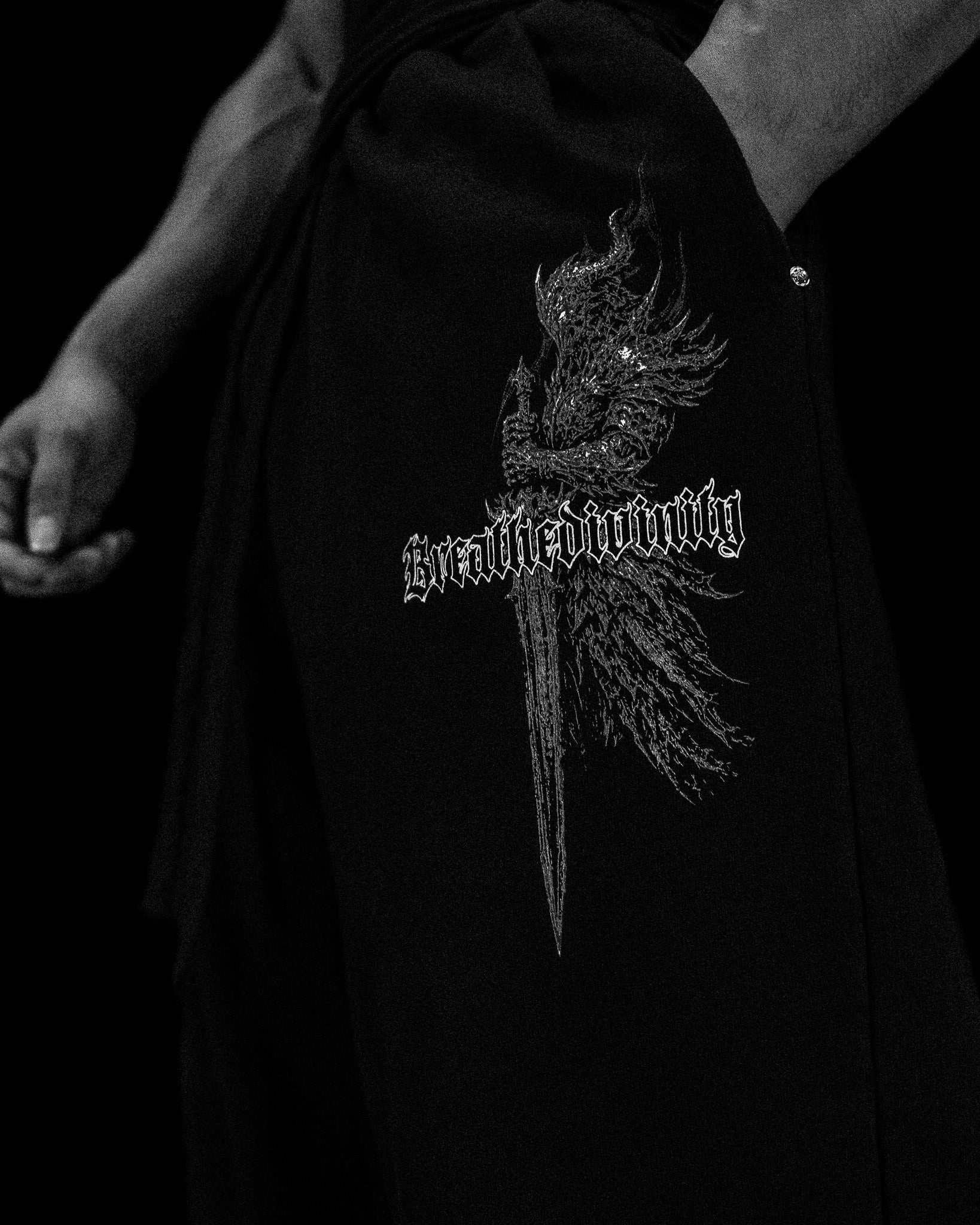 Shadow Monarch Uncuffed Banana shape sweatpants [VOID BLACK]