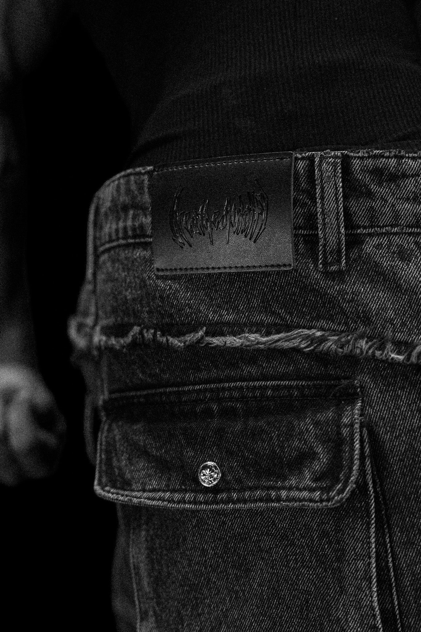 Oversized Distressed Denim Cargo jeans [VINTAGE WASH]